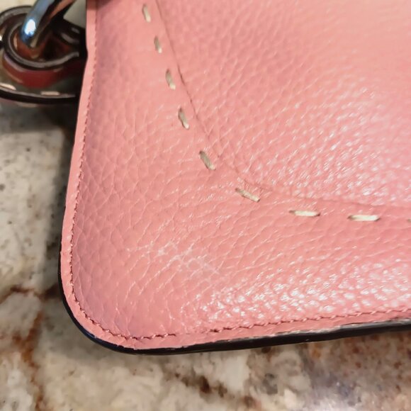 LIKE NEW 💥 BEAUTIFUL BCBGMAXAZRIA DUSTY PINK WRISTLET CLUTCH BAG - Picture 9 of 9
